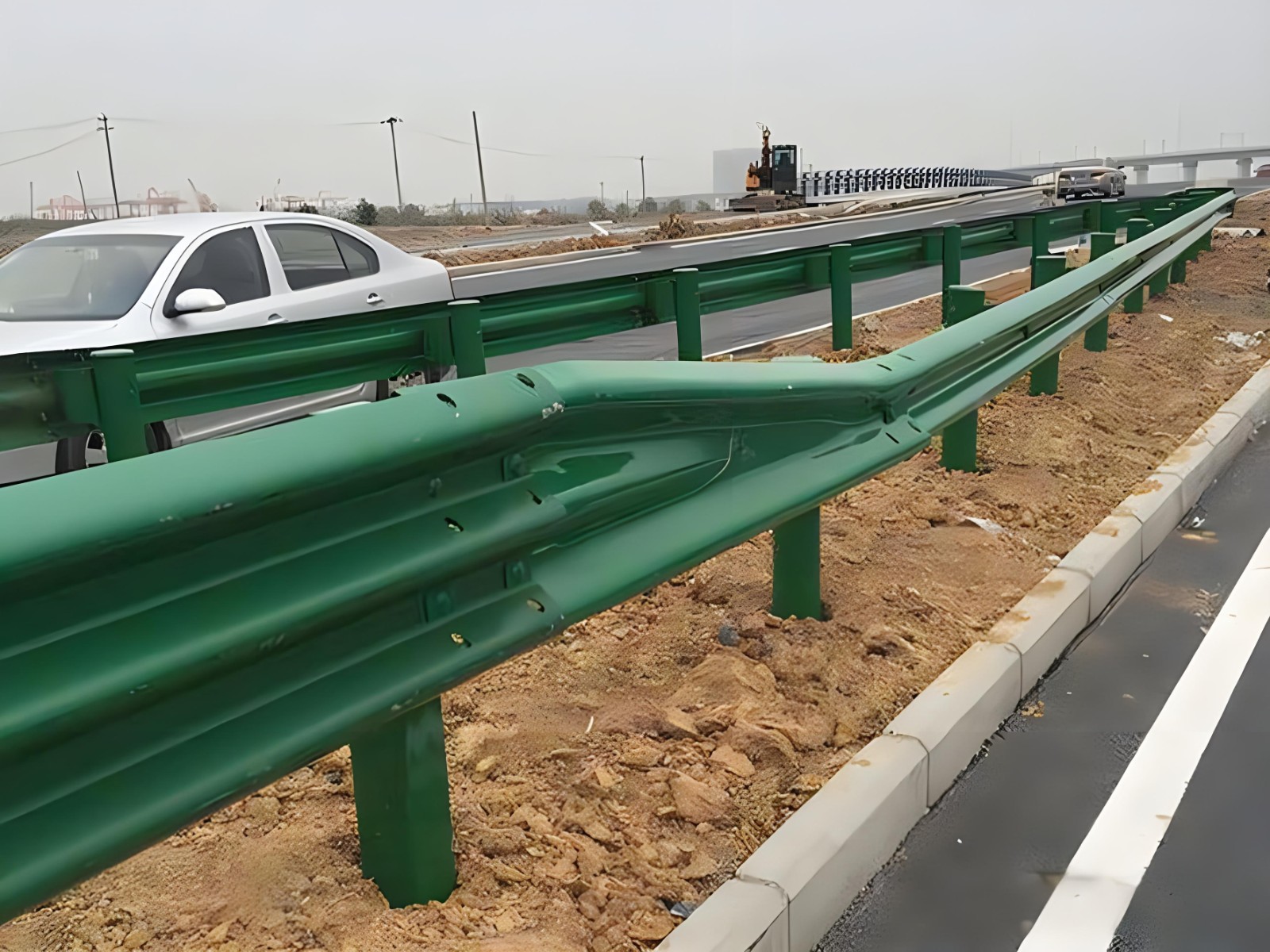 广东高速波形护栏板日常维护方案确保道路安全新举措